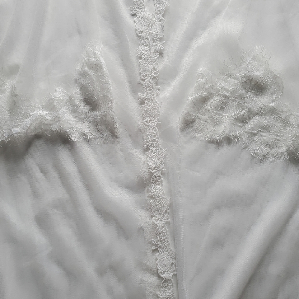 SHEIN ROBE - Picture 2 of 10
